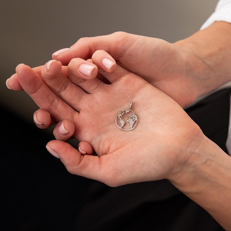 Подвеска "Планета Земля" в белом золоте п03460 от ювелирного магазина Оникс - 1