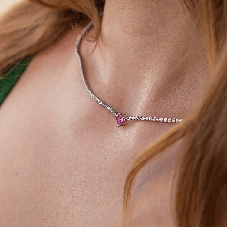 Срібне кольє - чокер "Сердечко" з фіанітами 181260 від ювелірного магазину Онікс - 2