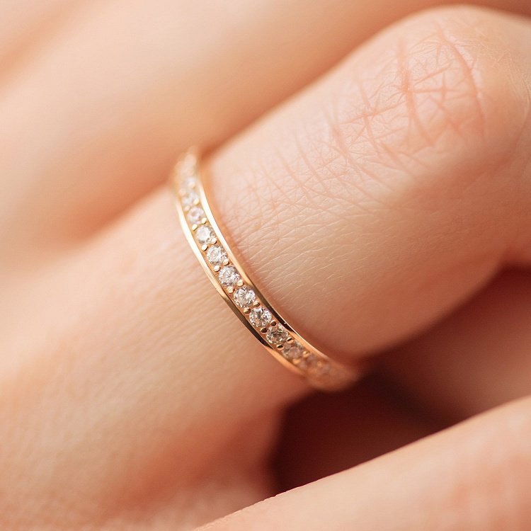 Каблучка з доріжкою фіанітів (червоне золото) к08014 від ювелірного магазину Онікс - 3