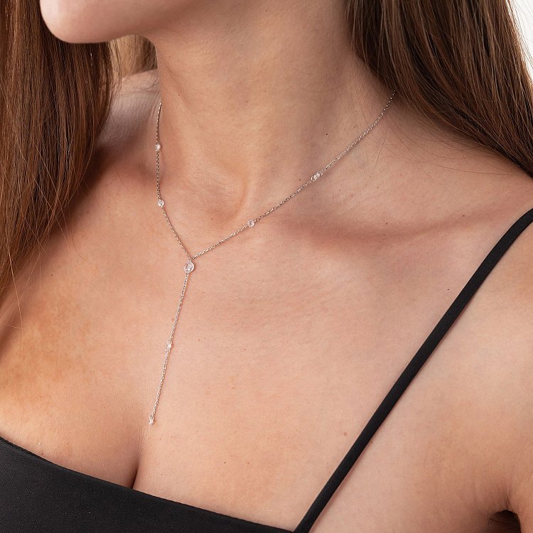 Серебряное колье - галстук с фианитами 181160 от ювелирного магазина Оникс - 1