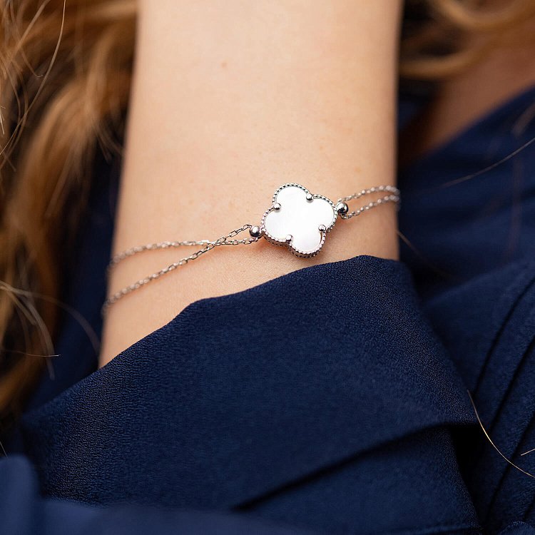 Срібний браслет "Конюшина" з перламутром 141629 від ювелірного магазину Онікс - 3