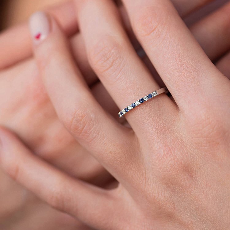 Золотое кольцо с бриллиантами и сапфирами кб0497ch от ювелирного магазина Оникс - 1