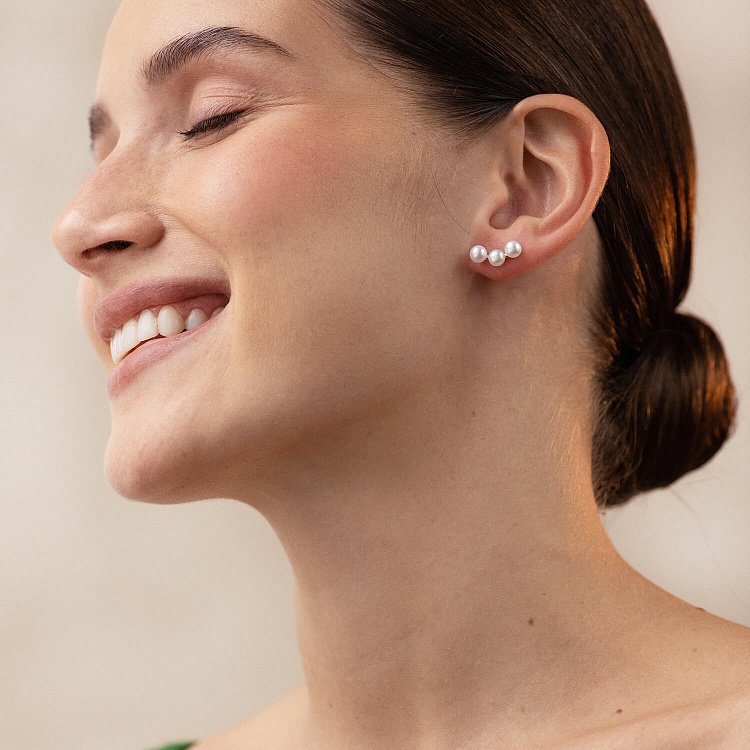 Срібні сережки - пусети "Джейн" з перлами 123232 від ювелірного магазину Онікс - 2