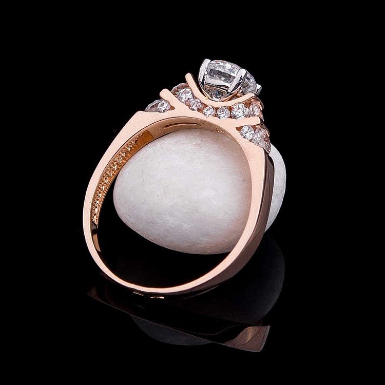 Помолвочное золотое кольцо с фианитами к04582 от ювелирного магазина Оникс - 2