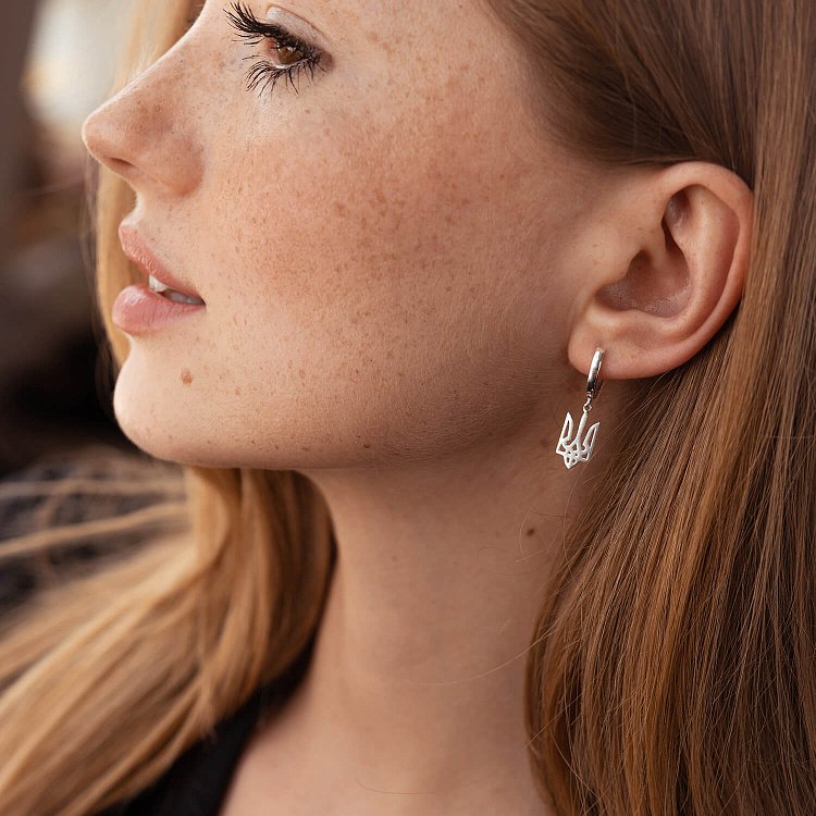 Асимметричные серебряные серьги "Герб Украины - Тризуб" 123242 от ювелирного магазина Оникс - 3