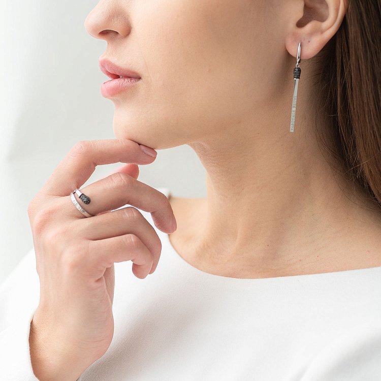 Золотое кольцо "Спичка" (черные фианиты) к06289 от ювелирного магазина Оникс - 1