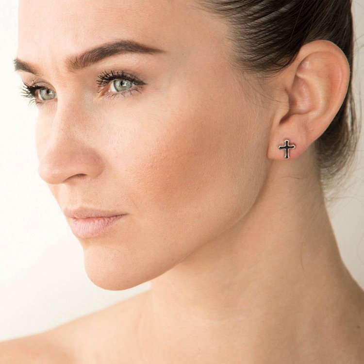 Срібні сережки-пусети з хрестиками (емаль) 122183 від ювелірного магазину Онікс - 3