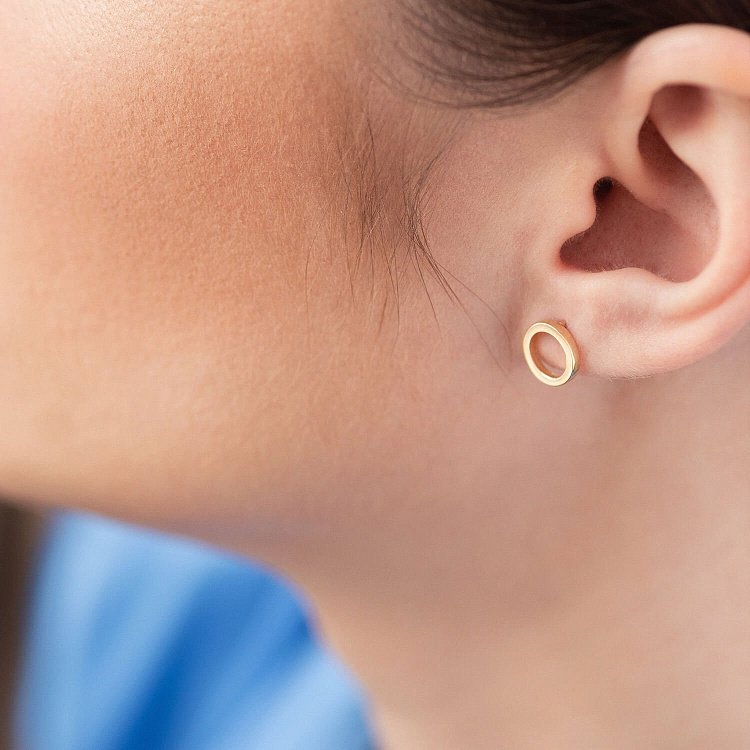 Серьги - пусеты "Круговорот" в желтом золоте с08304 от ювелирного магазина Оникс - 3