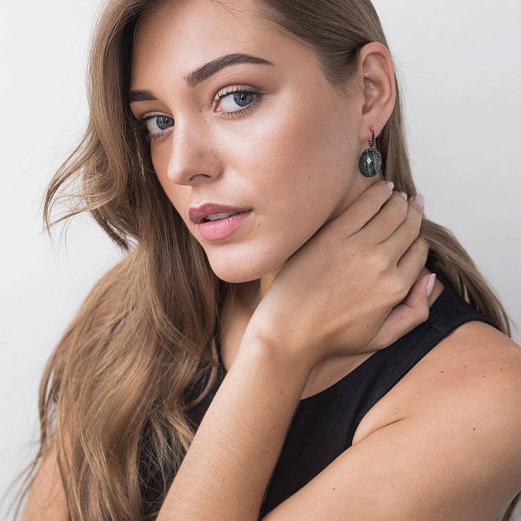 Золоті сережки з чорними діамантами, малахітом і гірським кришталем сб0077aj від ювелірного магазину Онікс - 2