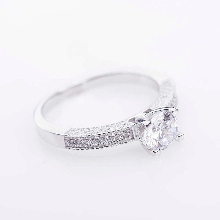 Срібна заручальна каблучка з фіанітами 111836 від ювелірного магазину Онікс - 1