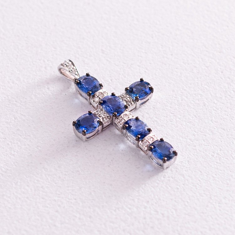 Золотий хрестик з сапфірами і діамантами 1п759-0072 від ювелірного магазину Онікс