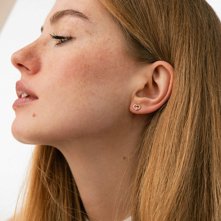 Сережки - пусети "Сердечки" у червоному золоті (фіаніти) с08613 від ювелірного магазину Онікс - 1