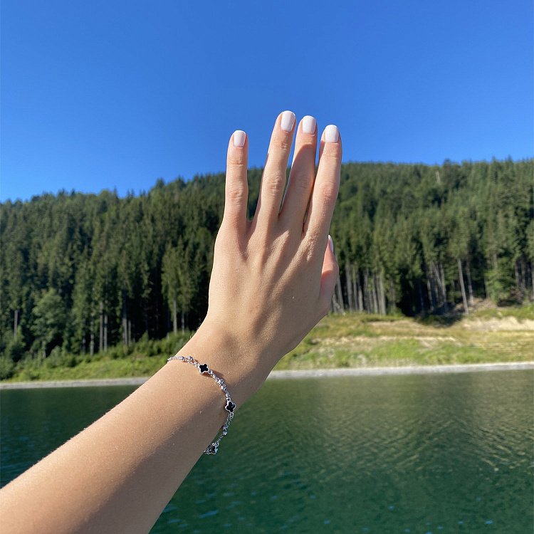 Серебряный браслет "Клевер" (эмаль) 141513 от ювелирного магазина Оникс - 2