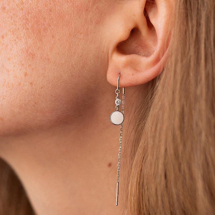 Серебряные серьги - протяжки (эмаль, фианиты) 123445 от ювелирного магазина Оникс