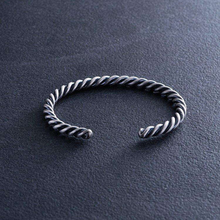 Жорсткий срібний браслет 141643 від ювелірного магазину Онікс - 4