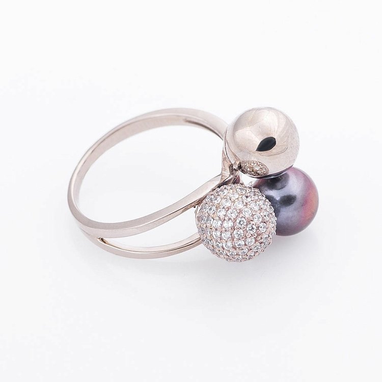 Золотое кольцо "Шары" с культ. пресн. жемчугом и фианитами 02-1242.0.2320 - 1 Золотое кольцо "Шары" с культ. пресн. жемчугом и фианитами 02-1242.0.2320 от ювелирного магазина Оникс - 1