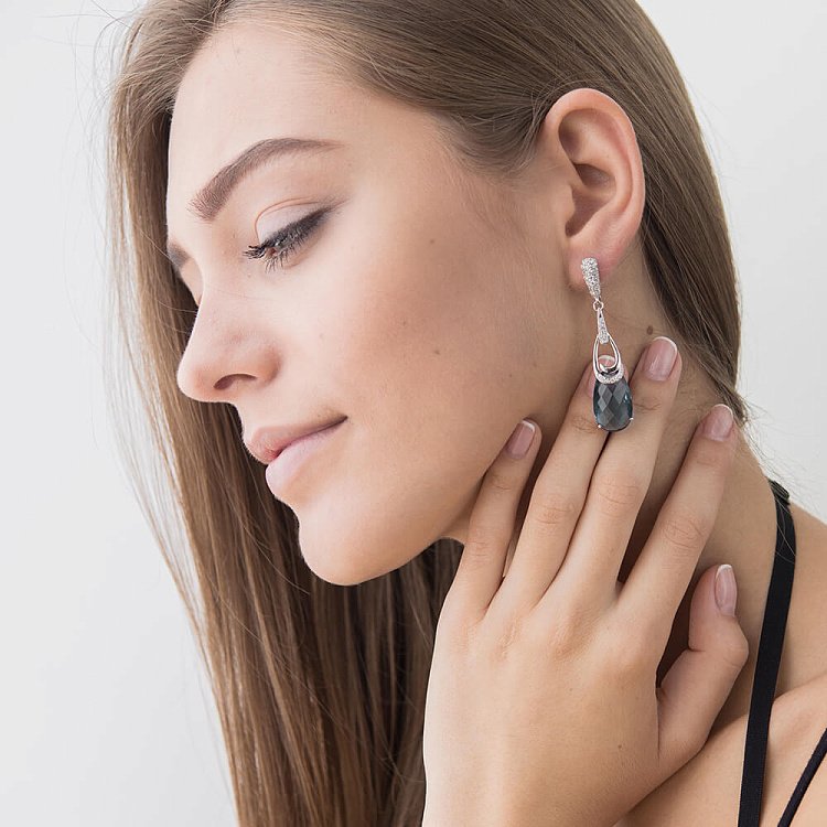 Серебряные серьги с фианитами с3 от ювелирного магазина Оникс - 3