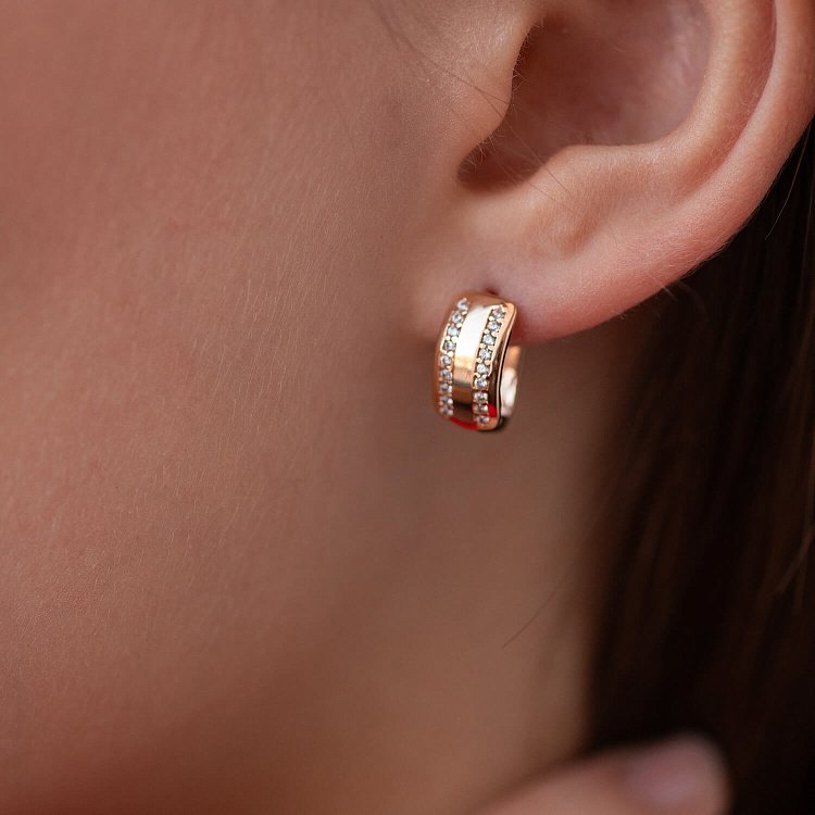 Дитячі золоті сережки з фіанітами с05415 від ювелірного магазину Онікс - 1