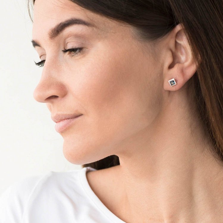 Золоті сережки-пусети з Лондон топазом і фіанітами с488 від ювелірного магазину Онікс - 3