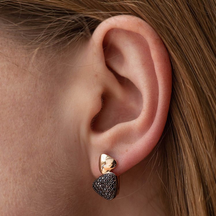 Золотые серьги с коричневыми фианитами с06135 от ювелирного магазина Оникс - 3