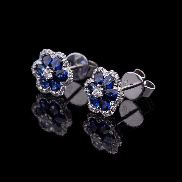 Золоті сережки-пусети з сапфірами і діамантами E00171mi від ювелірного магазину Онікс