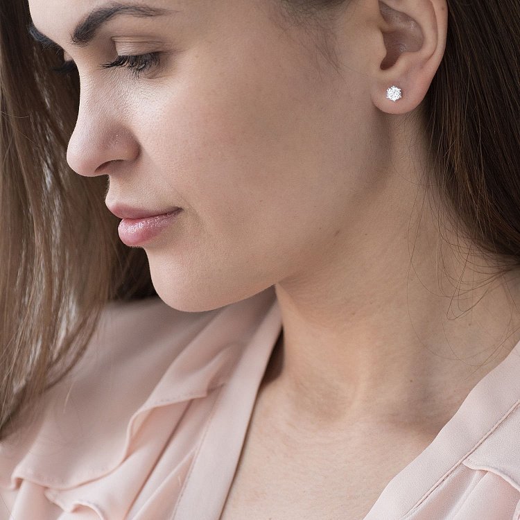 Золотые серьги-гвоздики с фианитом с04760 от ювелирного магазина Оникс - 2