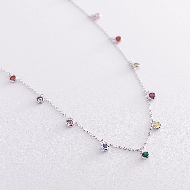 Серебряное колье с разноцветными фианитами 181121 от ювелирного магазина Оникс