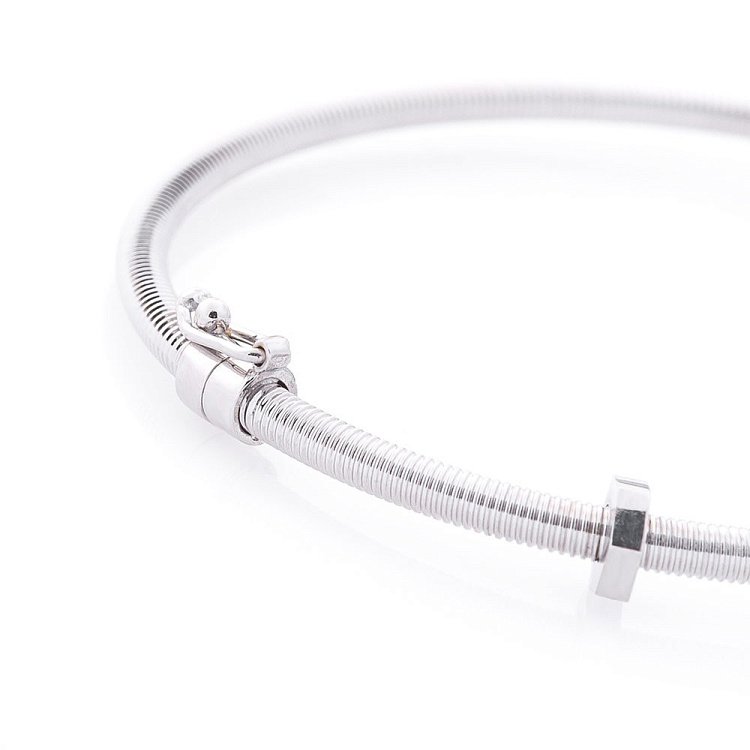 Жесткий золотой браслет б03694 от ювелирного магазина Оникс - 2