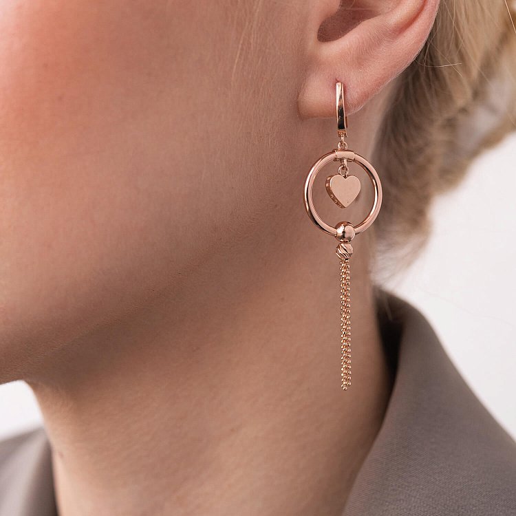 Золотые серьги "Сердечки" с цепочками с07839 от ювелирного магазина Оникс