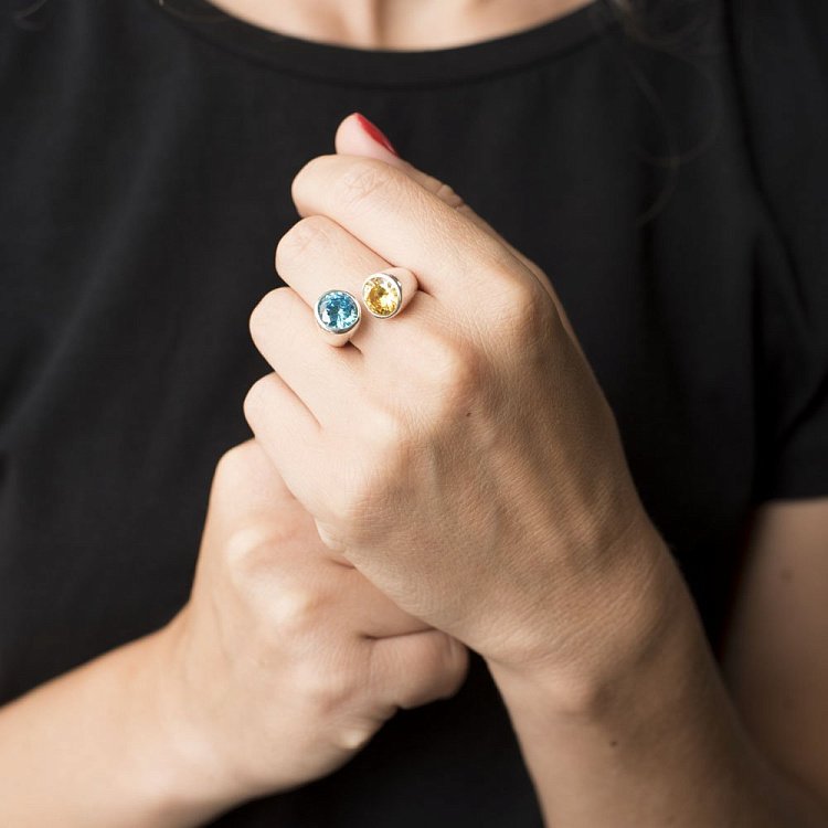 Серебряное кольцо (фианиты) 111745 от ювелирного магазина Оникс - 3