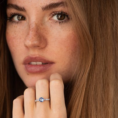 Серебряное кольцо с синт. танзанитом и фианитами 1846/1р-QTANZ №2