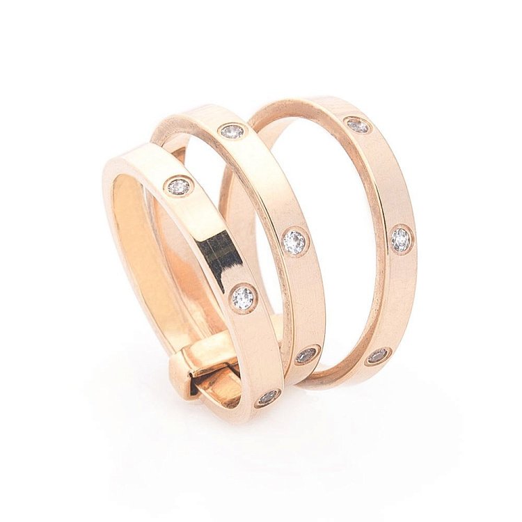 Потрійна каблучка з фіанітами к02619 від ювелірного магазину Онікс