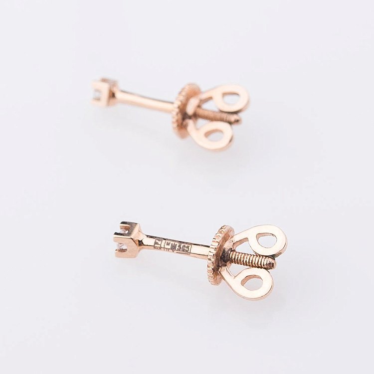 Золоті сережки-пусети з діамантами сб02845 від ювелірного магазину Онікс - 1