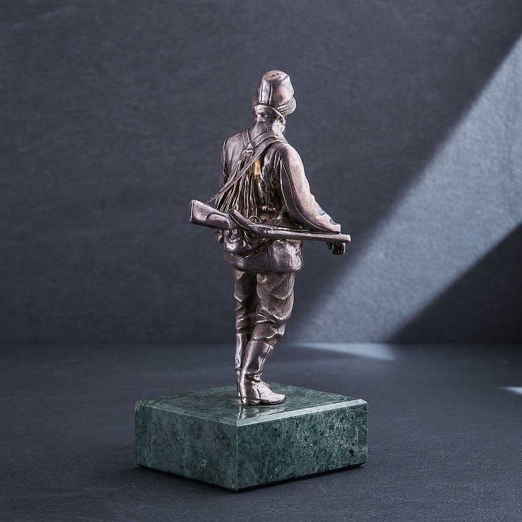 Бронзова фігура ручної роботи "Мисливець" сер00053о від ювелірного магазину Онікс - 1