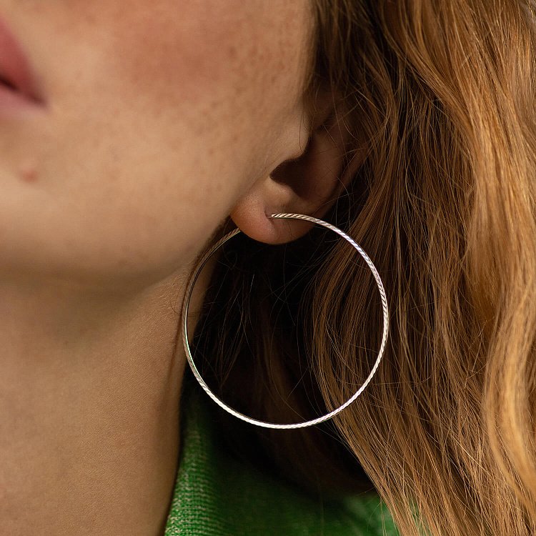 Серьги - кольца в белом золоте (5.4 см) с08599 от ювелирного магазина Оникс