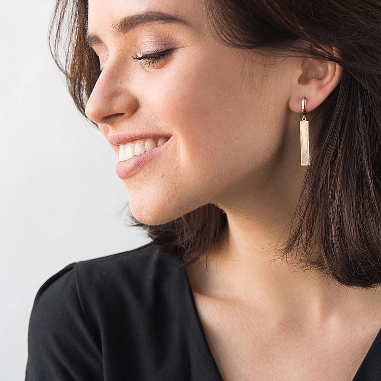 Золотые серьги на английской застежке с06081 от ювелирного магазина Оникс - 1