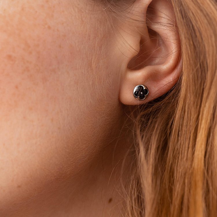 Асиметричні золоті сережки - пусети "Конюшина" (емаль) 311631100 від ювелірного магазину Онікс - 1