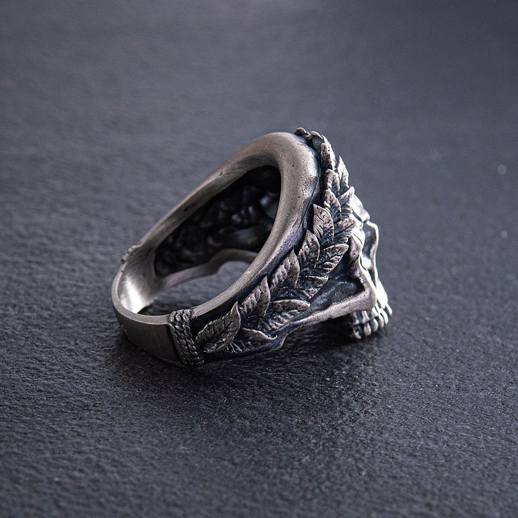 Чоловічий срібний перстень "Череп з вінком" 112717 від ювелірного магазину Онікс - 9