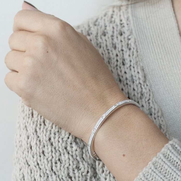 Срібний браслет з фіанітами 141192 від ювелірного магазину Онікс - 1