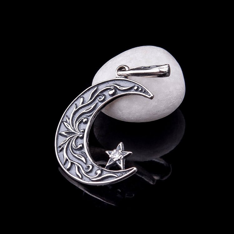 Срібна підвіска "Місяць із зірочкою" з фіанітом 131403 від ювелірного магазину Онікс - 1