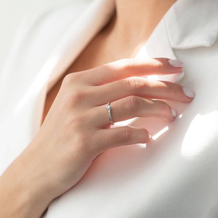 Заручальна золота каблучка з діамантами кб03045 від ювелірного магазину Онікс - 3