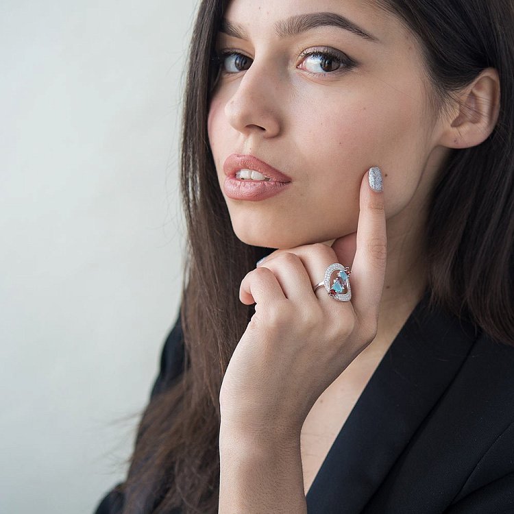 Срібний перстень з кольоровими фіанітами 111918 - 3 Срібний перстень з кольоровими фіанітами 111918 від ювелірного магазину Онікс - 3