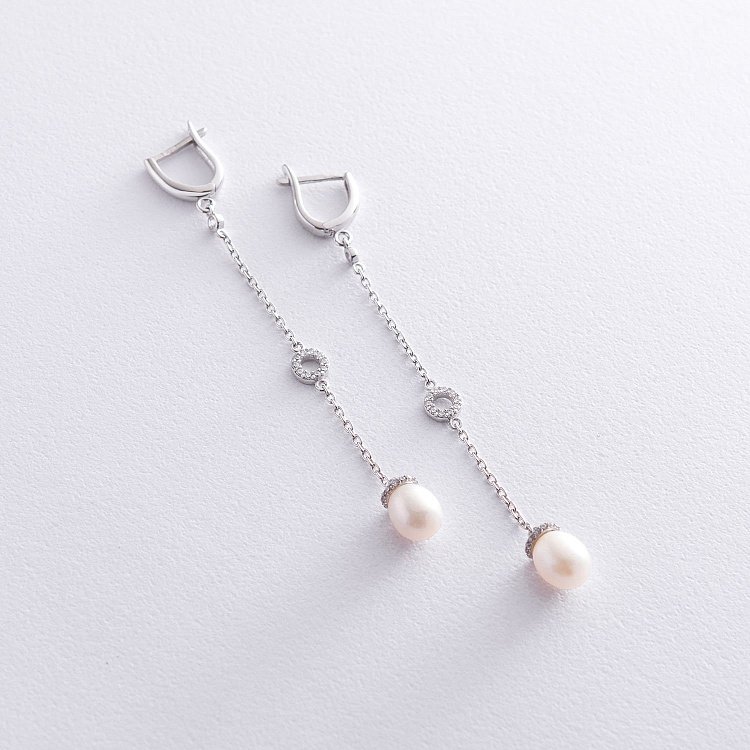 Серьги в белом золоте (жемчуг, фианиты) с06885 от ювелирного магазина Оникс