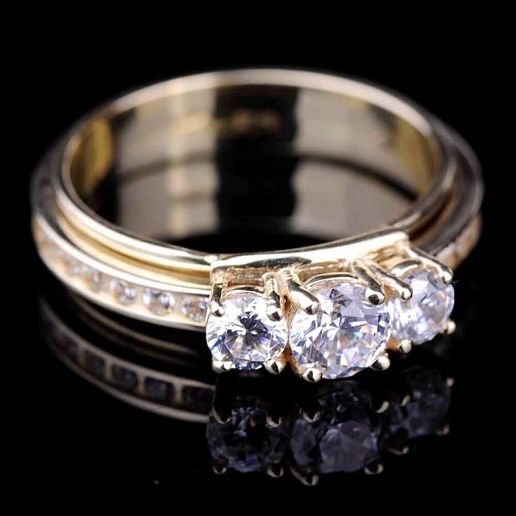 Золотое кольцо "Любил, люблю и буду любить" (желтое золото) к03101 от ювелирного магазина Оникс