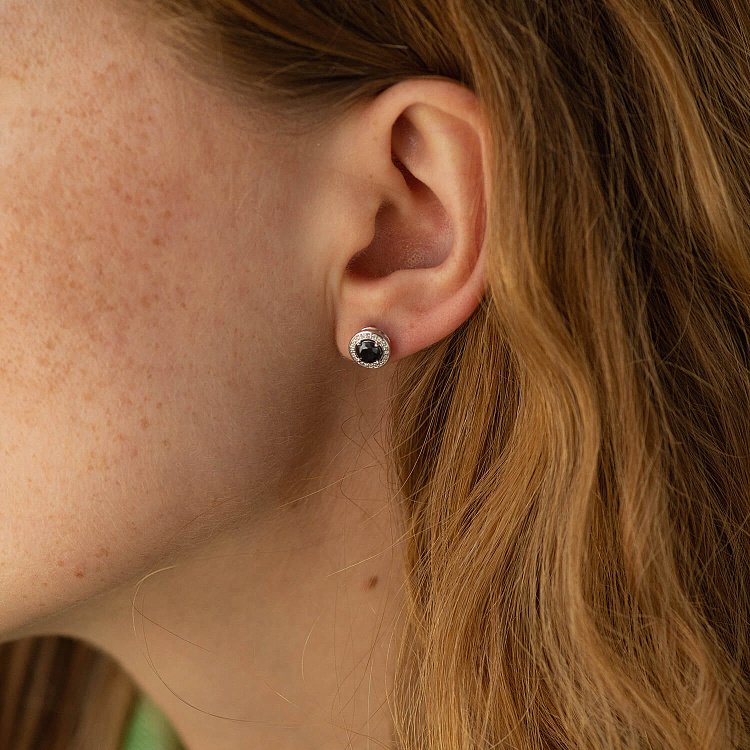 Серьги - пусеты с бриллиантами (белое золото) 336181122 от ювелирного магазина Оникс - 3