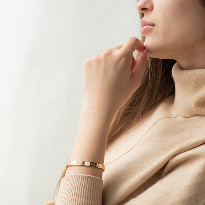 Жесткий браслет из желтого золота б04386 №5