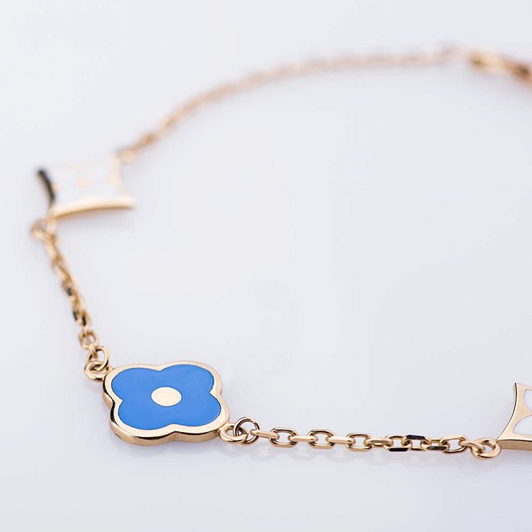 Золотий браслет "Конюшина" з емаллю LGB2244 від ювелірного магазину Онікс - 1