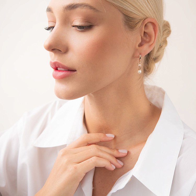 Золоті сережки "Корона" з перлами с06137 від ювелірного магазину Онікс - 2