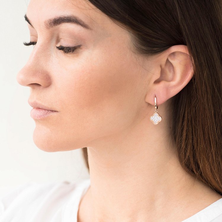 Золотые серьги "Клевер" с фианитами с05523 от ювелирного магазина Оникс - 2