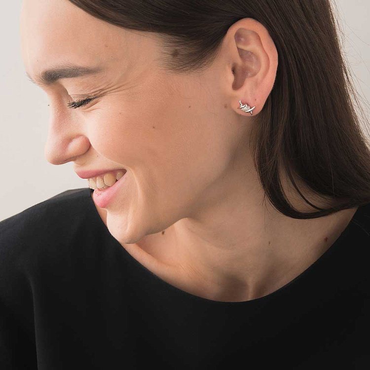 Серебряные серьги с фианитами 121710 от ювелирного магазина Оникс